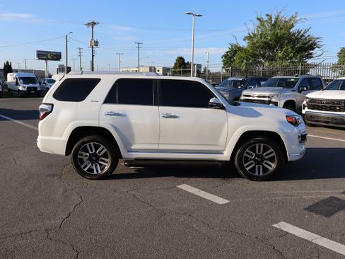 Used 2024 Toyota 4Runner Limited AWD/4WD image 11