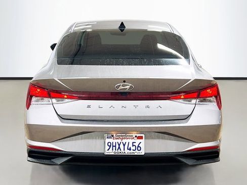 Used 2023 Hyundai Elantra SEL image 6