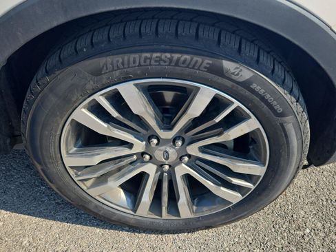 Used 2016 Ford Explorer Platinum AWD/4WD image 9