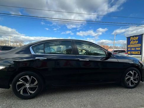 Used 2017 Honda Accord LX image 7