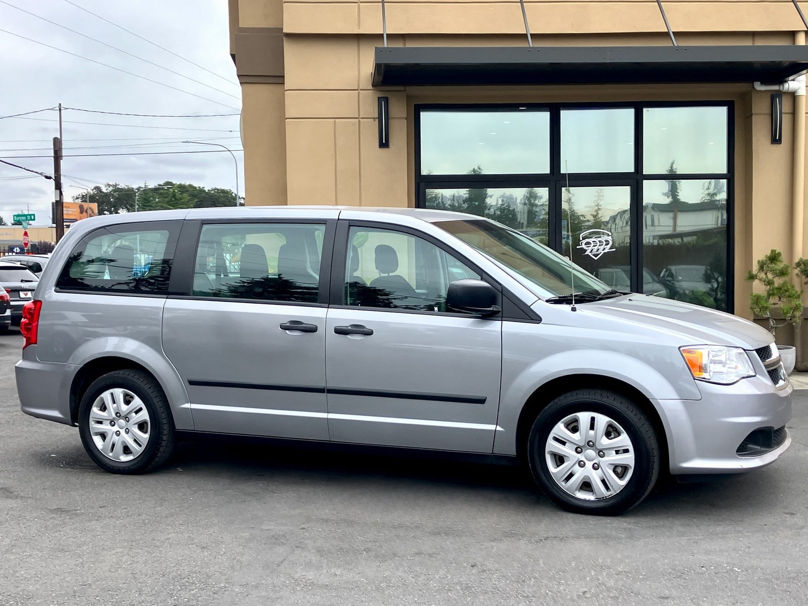Used 2014 Dodge Grand Caravan American Value Package FWD image 1