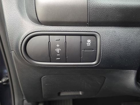 Used 2017 Kia Forte LX FWD image 25