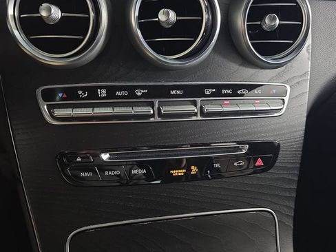 Used 2018 Mercedes-Benz GLC 300 4MATIC image 15
