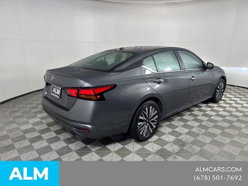 Used 2025 Nissan Altima 2.5 SV FWD image 6