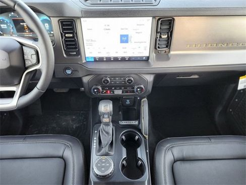 New 2025 Ford Bronco Badlands image 14