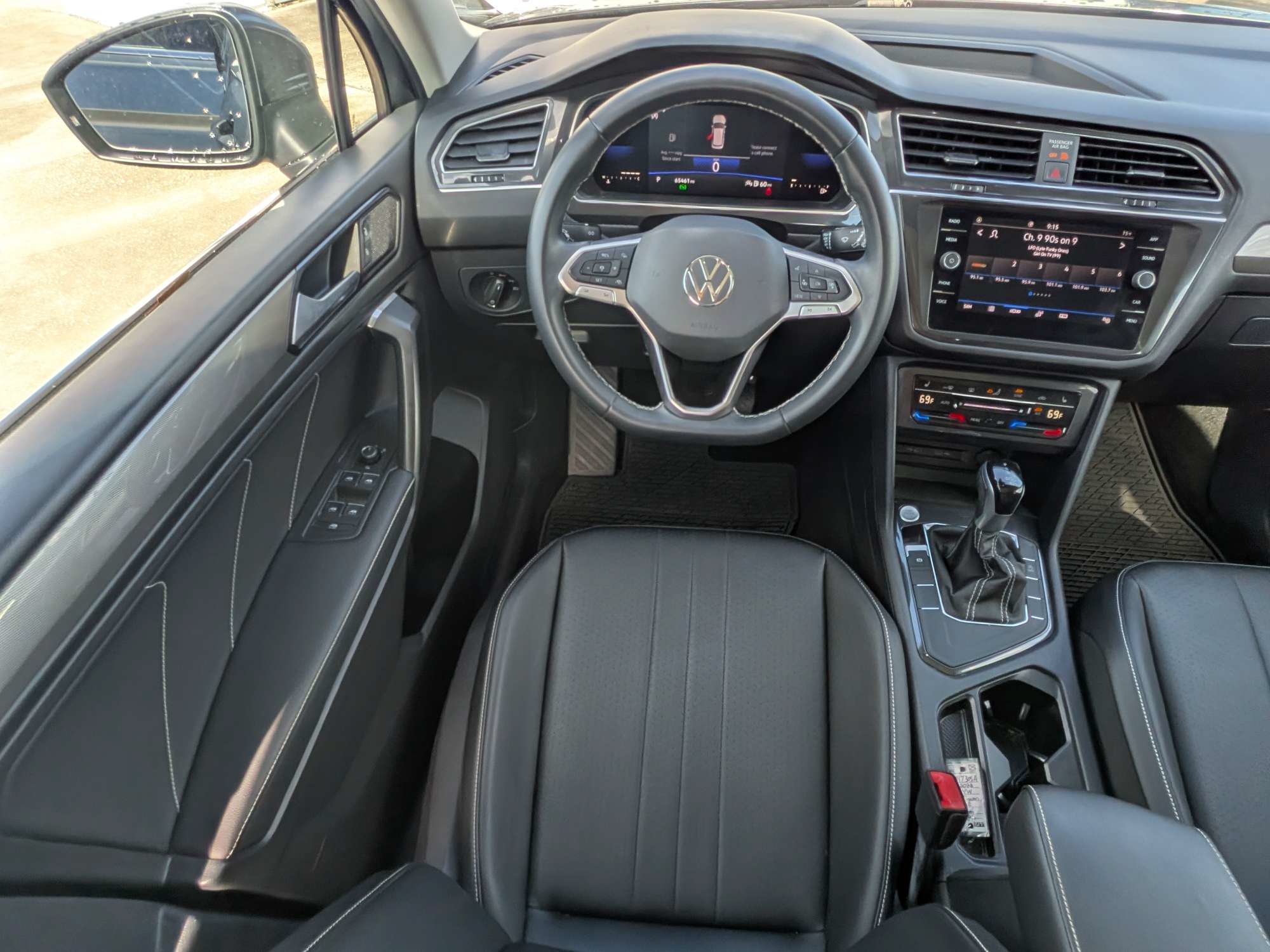 Used 2022 Volkswagen Tiguan SE FWD image 16