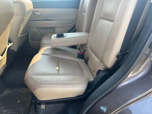 Used 2019 Mitsubishi Outlander SEL AWD/4WD image 16