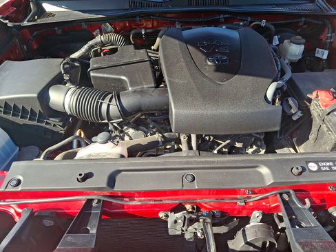 Used 2019 Toyota Tacoma SR5 AWD/4WD image 26