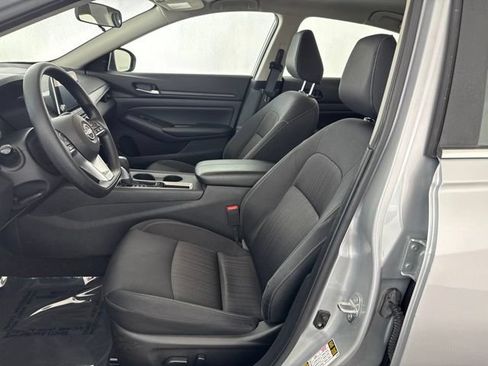Used 2025 Nissan Altima 2.5 SV FWD image 26