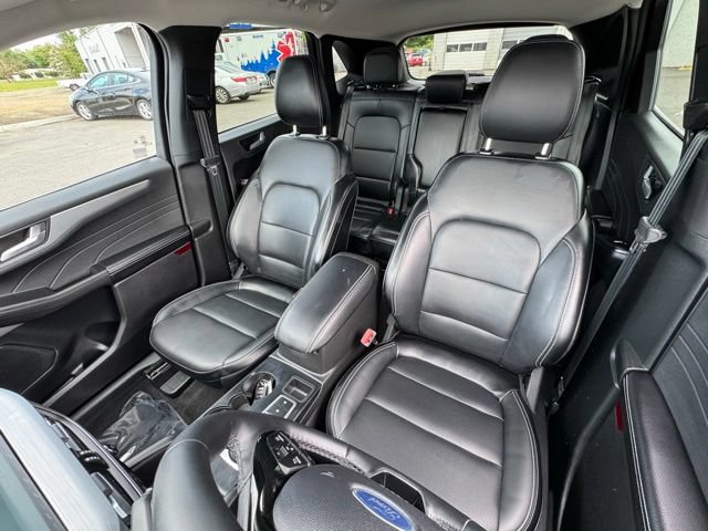 Used 2025 Ford Escape Platinum AWD/4WD image 21