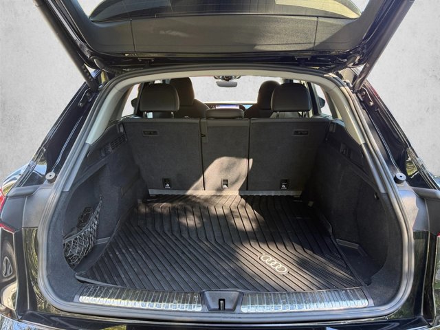 Used 2025 Audi Q5 Prestige AWD/4WD image 5