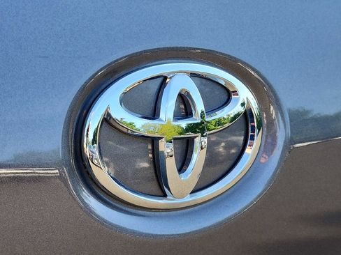Used 2019 Toyota Sienna LE AWD/4WD image 27