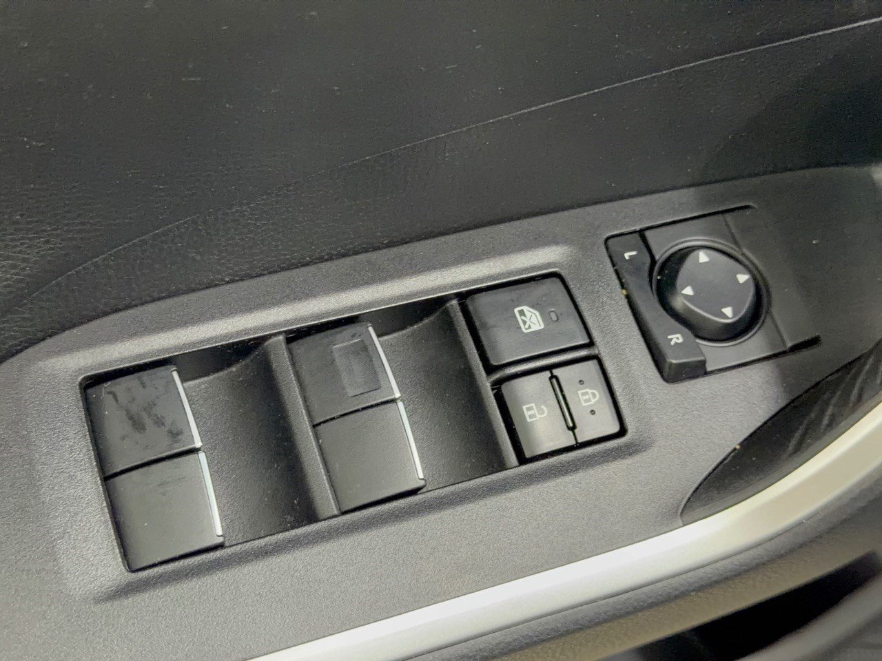 Used 2021 Toyota RAV4 XSE w/ XSE Grade Weather Package AWD/4WD image 15