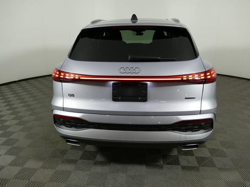 Certified 2025 Audi Q5 Premium AWD/4WD image 4
