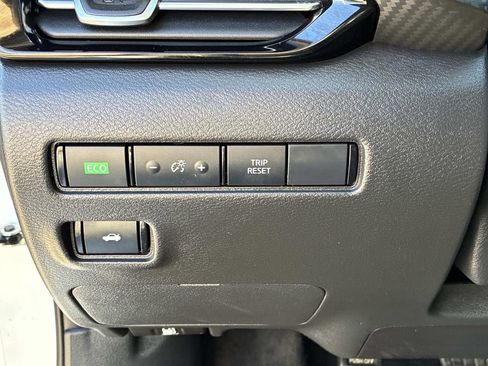 Certified 2023 Nissan Sentra SR w/ SR Premium Package image 25