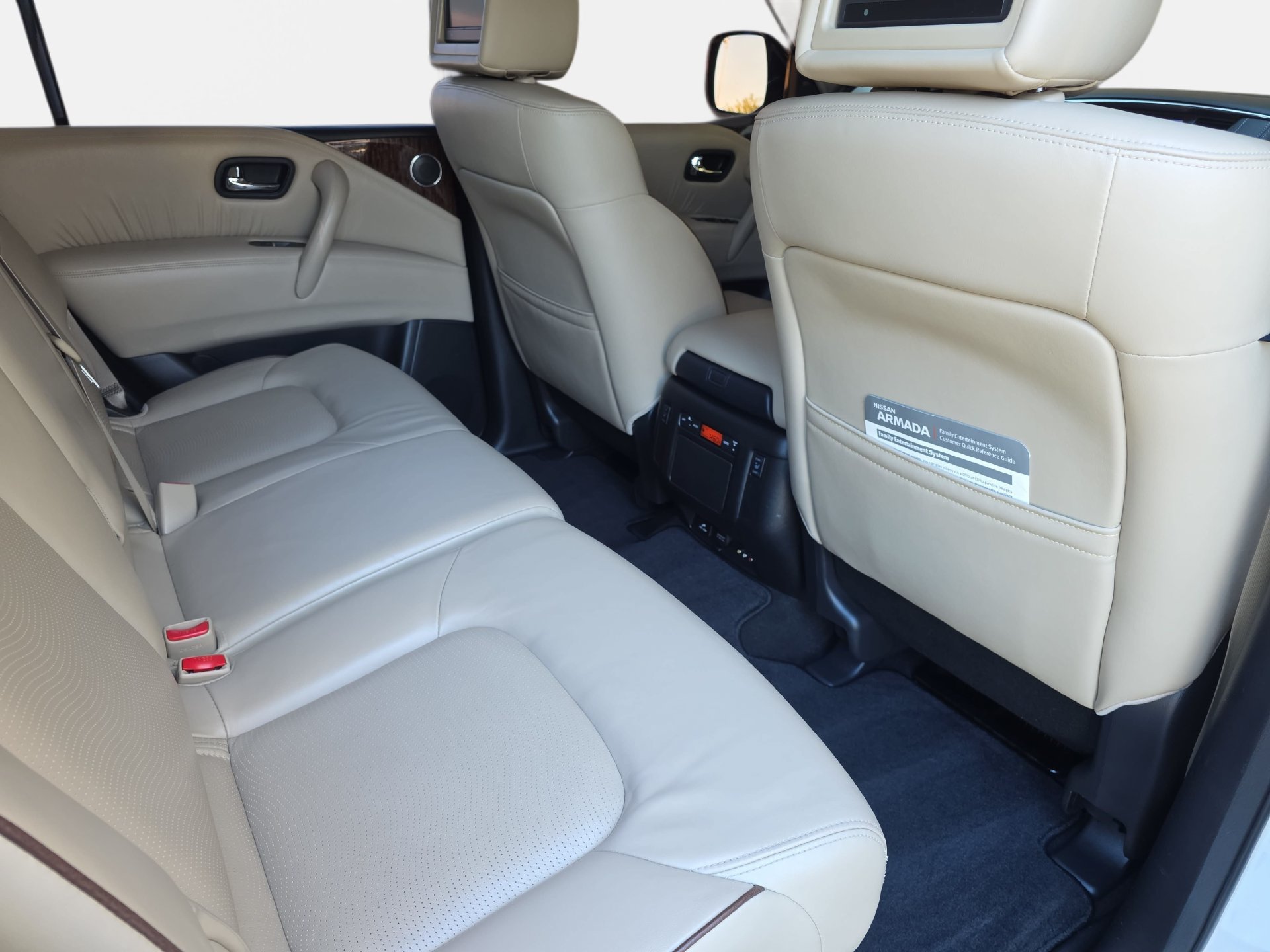 Used 2017 Nissan Armada Platinum w/ Interior Lighting Package AWD/4WD image 11