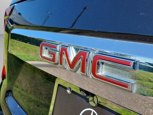 Used 2023 GMC Yukon XL SLT w/ SLT Luxury Package AWD/4WD image 30