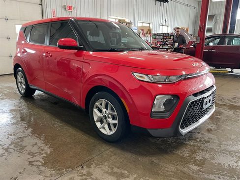 Used 2022 Kia Soul LX w/ Technology Package image 3