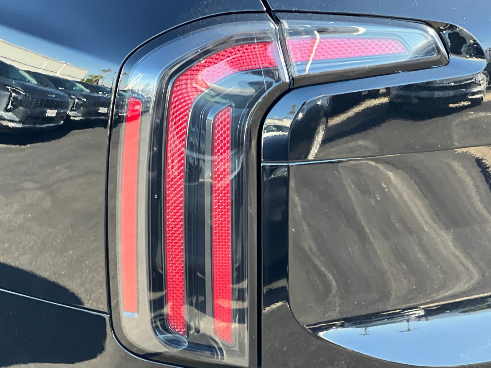 Used 2024 Kia Telluride EX w/ EX Captain's Chair Package FWD image 27