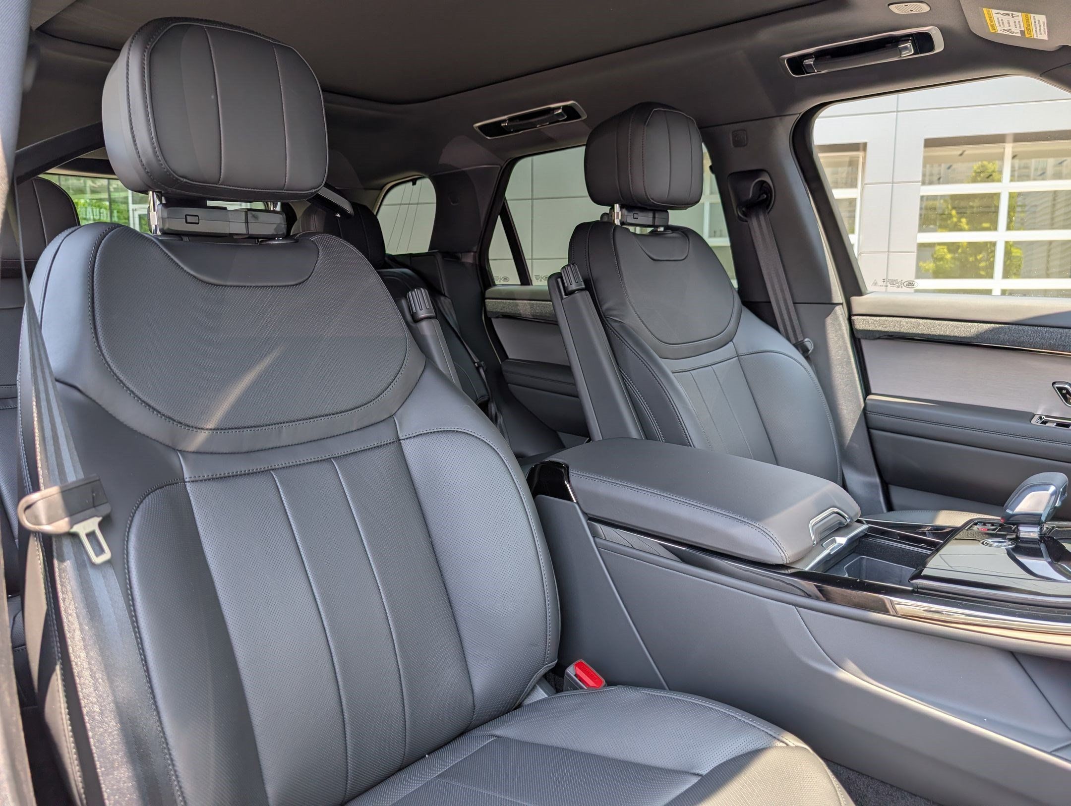 New 2026 Land Rover Range Rover Sport SE AWD/4WD image 30