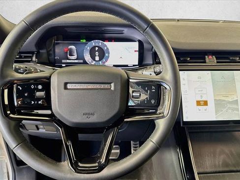 Used 2024 Land Rover Range Rover Evoque Dynamic SE AWD/4WD image 11