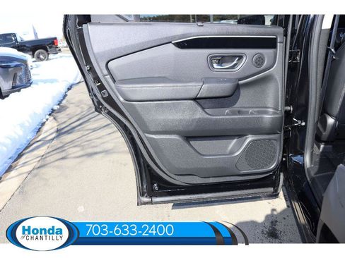 New 2025 Honda Pilot Touring image 33