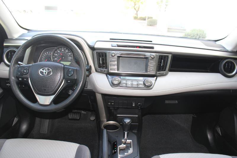 Used 2015 Toyota RAV4 XLE AWD/4WD image 16