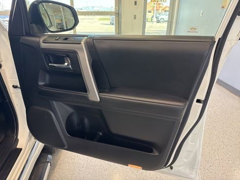 Used 2021 Toyota 4Runner Limited image 46