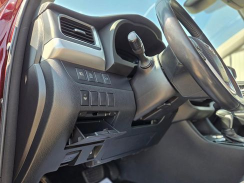 Used 2018 Toyota Highlander XLE image 11