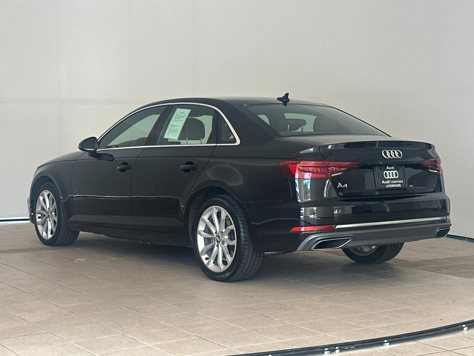 Used 2019 Audi A4 2.0T Premium w/ Convenience Package FWD image 4