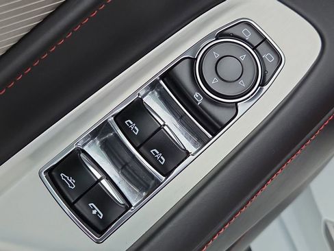 Used 2023 Chevrolet Corvette Stingray Premium Conv w/ Z51 Performance Package RWD image 24