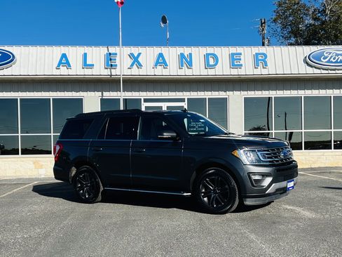 Used 2019 Ford Expedition XLT w/ Equipment Group 202A image 5