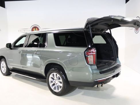 Used 2023 Chevrolet Suburban Premier AWD/4WD image 32