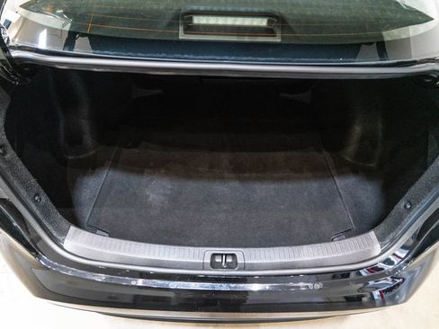 Used 2024 Toyota Corolla LE FWD image 31