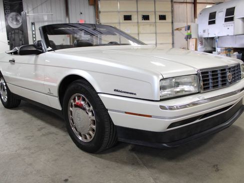 Used 1993 Cadillac Allante FWD image 30