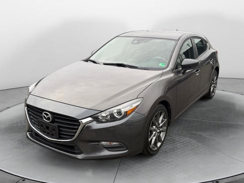Used 2018 MAZDA MAZDA3 Touring image 3