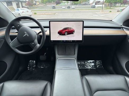 Used 2023 Tesla Model Y Long Range AWD/4WD image 13