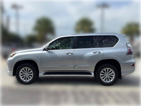 Used 2015 Lexus GX 460 w/ Premium Package AWD/4WD image 3
