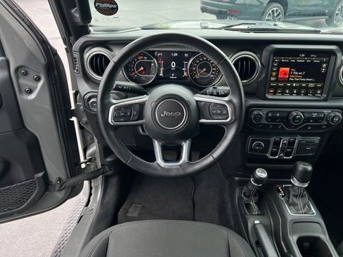 Used 2023 Jeep Wrangler Unlimited Sahara w/ LED Lighting Group AWD/4WD image 13
