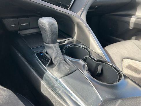 Used 2020 Toyota Camry LE FWD image 21