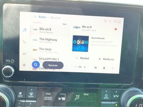 Used 2023 Toyota Highlander LE image 31