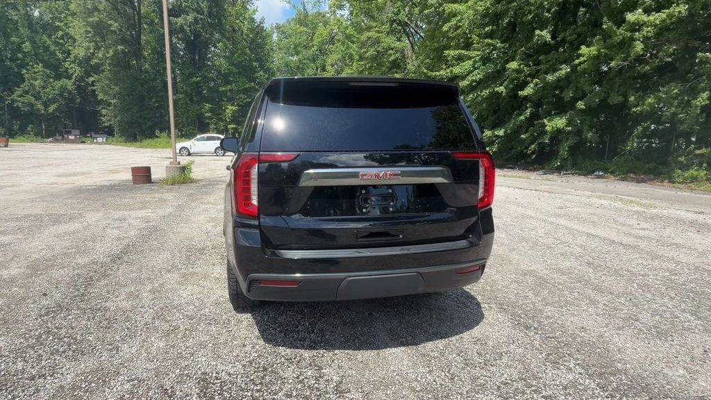 Used 2021 GMC Yukon AT4 w/ Rear Media and Nav Package AWD/4WD image 7