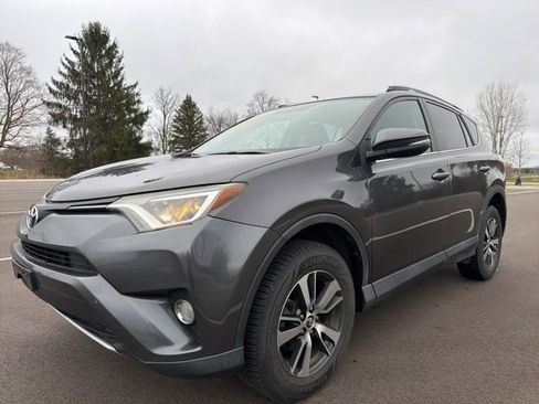 Used 2016 Toyota RAV4 XLE image 1
