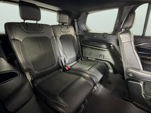 Used 2022 Jeep Grand Cherokee L Laredo RWD image 29