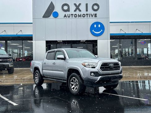Used 2019 Toyota Tacoma SR5 image 1