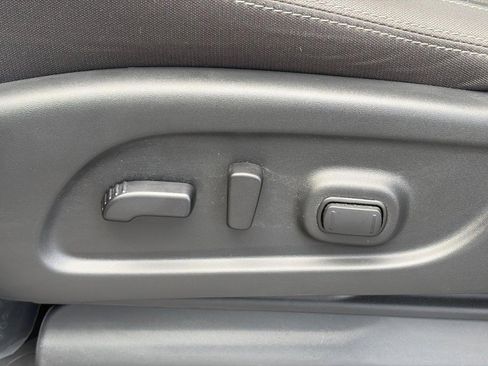 Used 2024 Nissan Titan SV AWD/4WD image 19