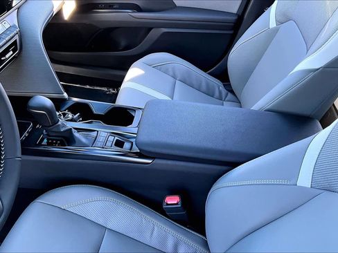 Used 2026 Toyota Camry SE w/ Convenience Package image 14