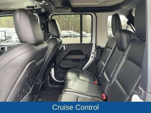 Certified 2022 Jeep Wrangler Unlimited Rubicon w/ Cold Weather Group image 19