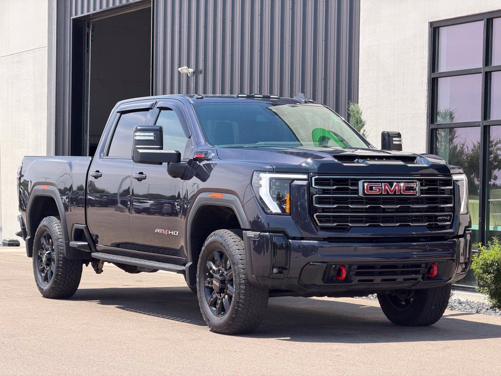 Used 2025 GMC Sierra 2500 AT4 w/ AT4 Preferred Package AWD/4WD image 4