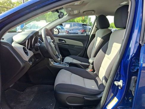Used 2013 Chevrolet Cruze LS FWD image 14